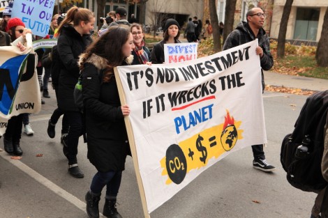 Fossil fuel divestment march at U of T. CC Flickr by Milan Ilnyckyj.