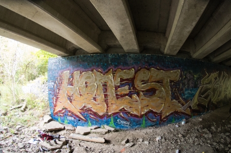 FEATURES_Graffiti-CourtesyOf-PHOTO_COURTESY_OF_HONEST-Graffiti_Leslie_Crew_Rock