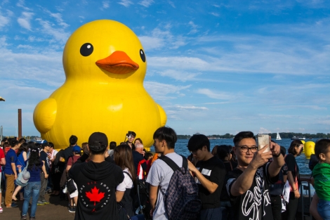 FEATURES_Canada_Day-STEVEN_LEE;THE_VARSITY-Harbourfront_Duck